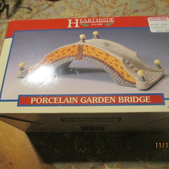 EXC Lemax Hearthside Village Porcelain Garden Bridge 1992 #23069 - Picture 2 of 7